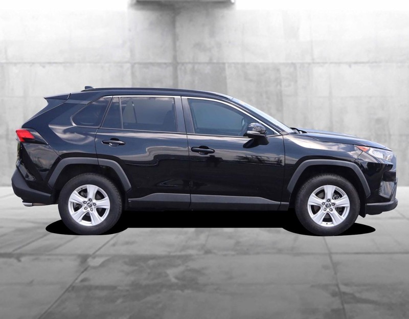 Toyota RAV4 Vehicle Image 05