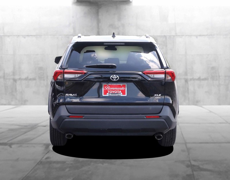 Toyota RAV4 Vehicle Image 06