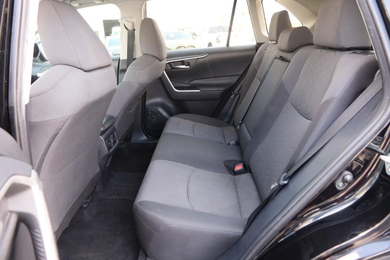 Toyota RAV4 Vehicle Image 09