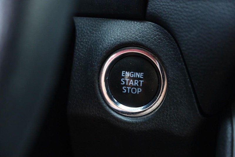 Toyota RAV4 Vehicle Image 14