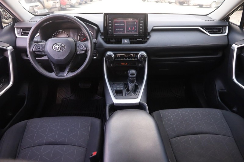 Toyota RAV4 Vehicle Image 19