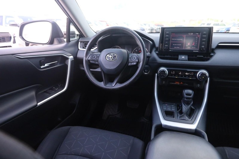 Toyota RAV4 Vehicle Image 20