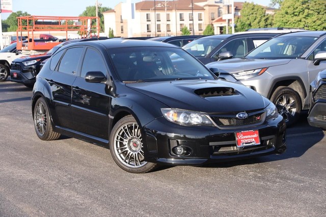 Subaru Impreza Wagon WRX Vehicle Full-screen Gallery Image 02