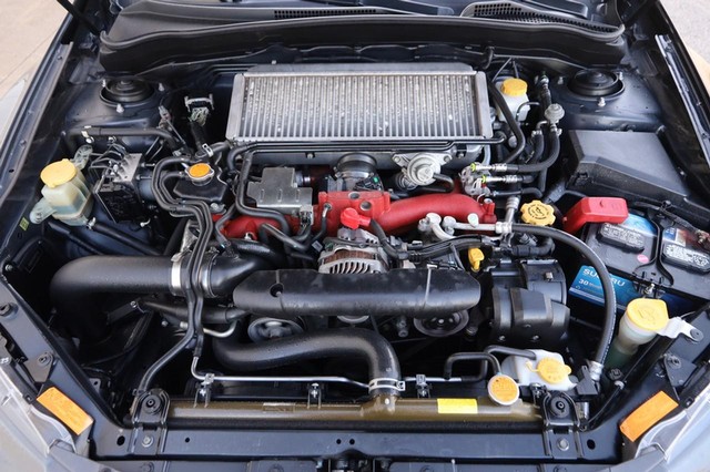 Subaru Impreza Wagon WRX Vehicle Full-screen Gallery Image 27