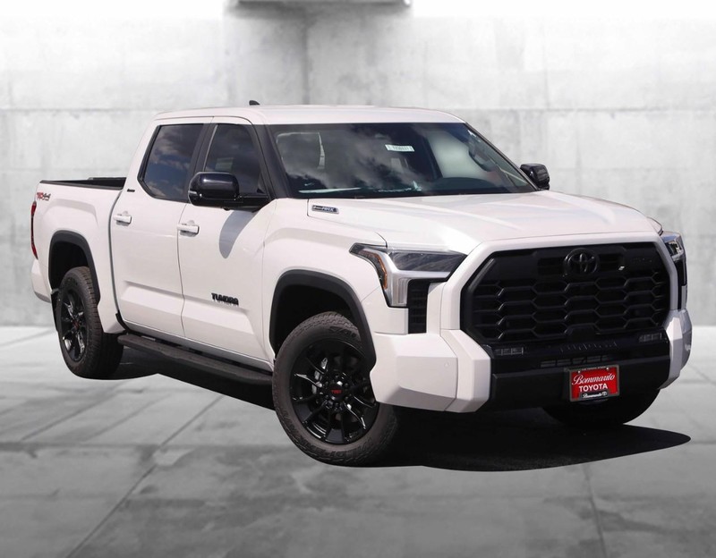 Toyota Tundra 4WD Vehicle Image 02