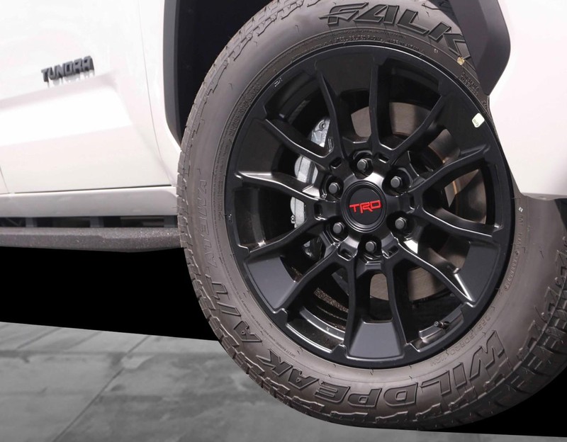 Toyota Tundra 4WD Vehicle Image 03