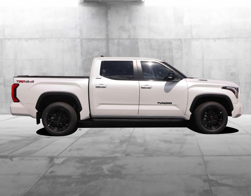 Toyota Tundra 4WD Vehicle Image 05