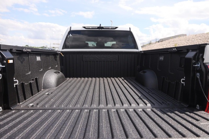 Toyota Tundra 4WD Vehicle Image 07
