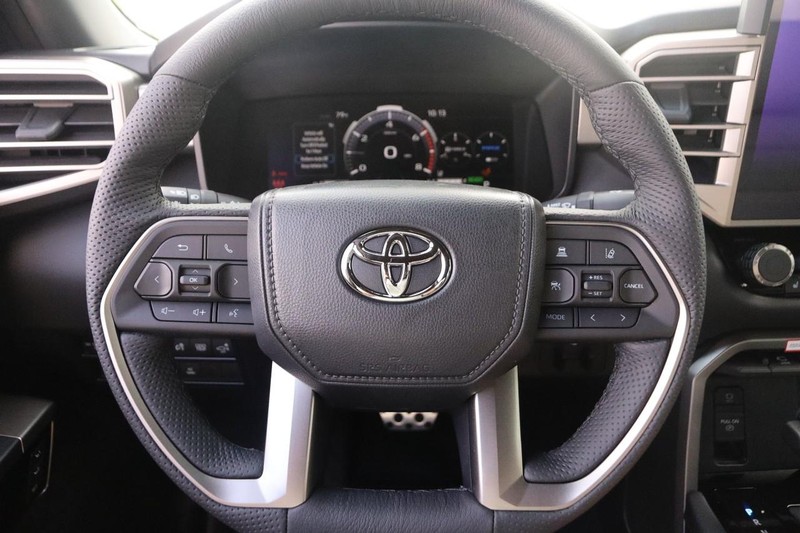 Toyota Tundra 4WD Vehicle Image 10
