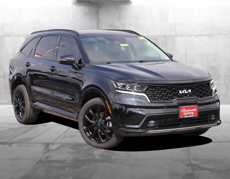 Kia Sorento Vehicle Image 02