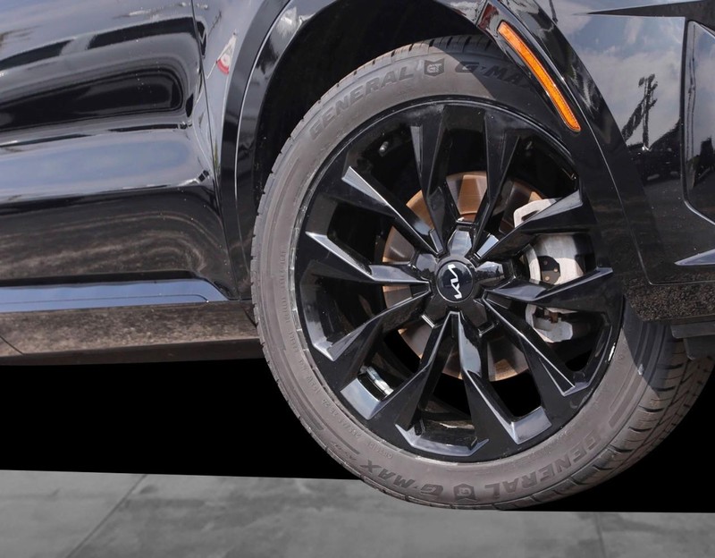 Kia Sorento Vehicle Image 03