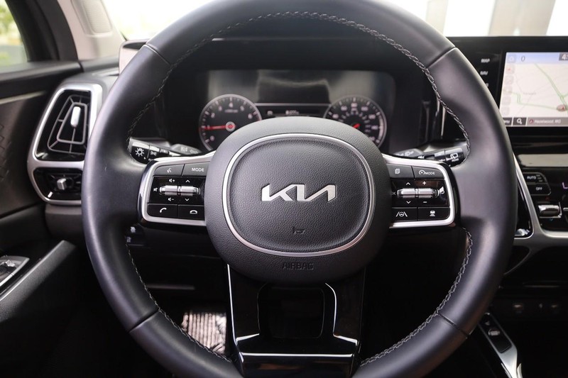 Kia Sorento Vehicle Image 12