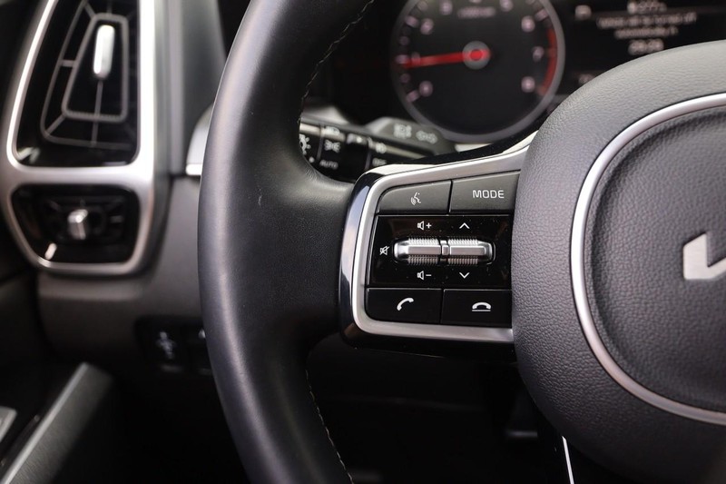 Kia Sorento Vehicle Image 13