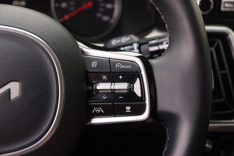 Kia Sorento Vehicle Image 14