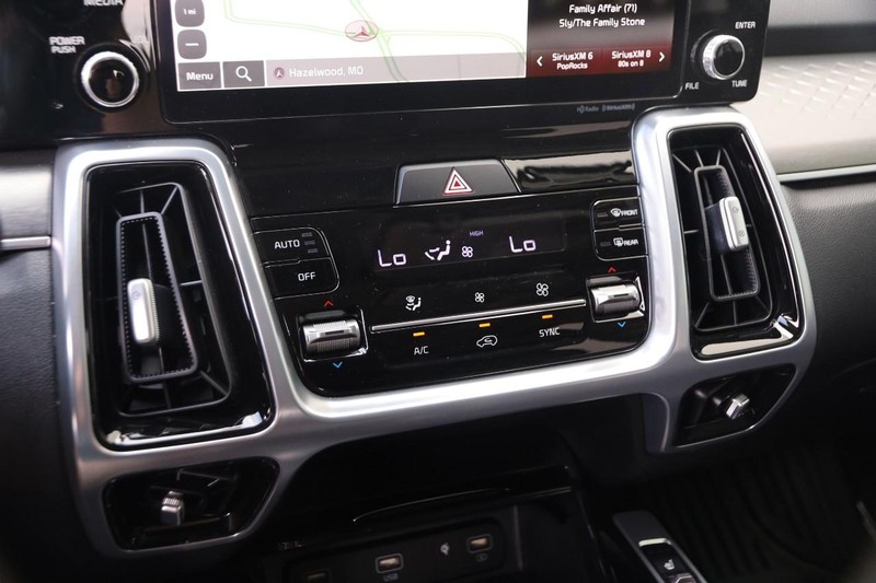 Kia Sorento Vehicle Image 20