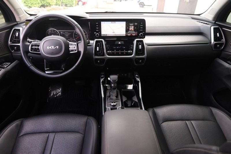 Kia Sorento Vehicle Image 24