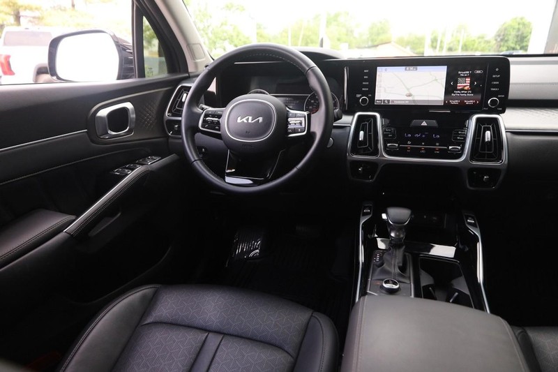 Kia Sorento Vehicle Image 25