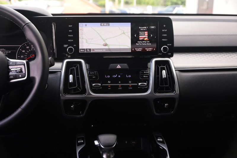 Kia Sorento Vehicle Image 27
