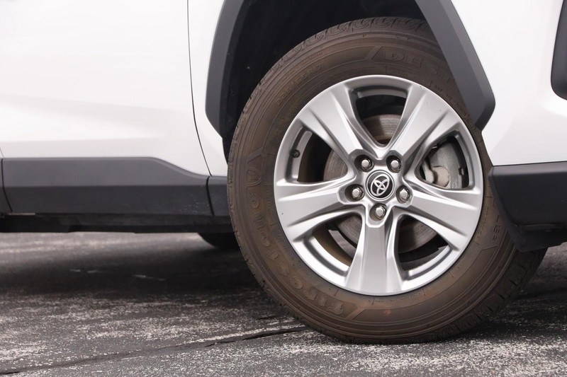 Toyota RAV4 Vehicle Image 03