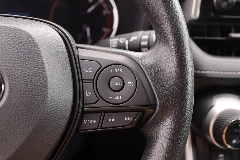 Toyota RAV4 Vehicle Image 14