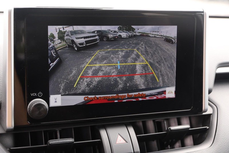 Toyota RAV4 Vehicle Image 17