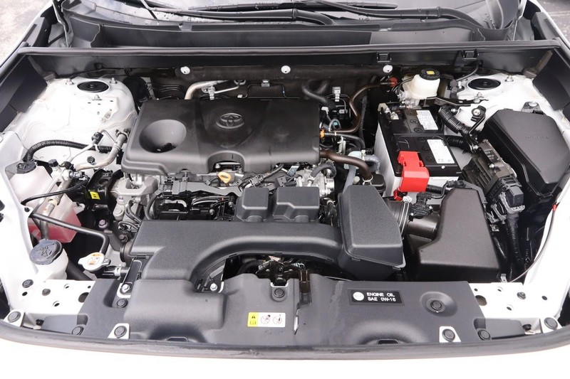 Toyota RAV4 Vehicle Image 24