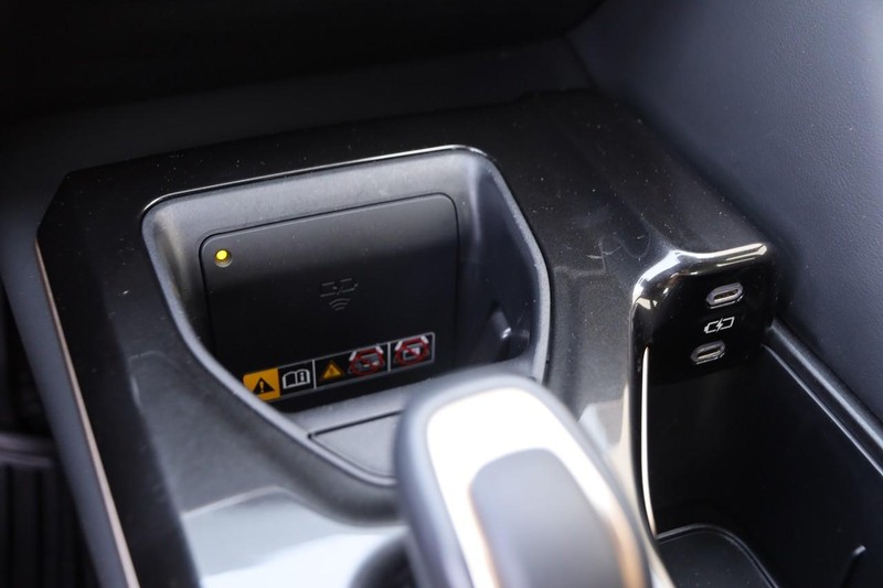 Toyota Crown Vehicle Image 18