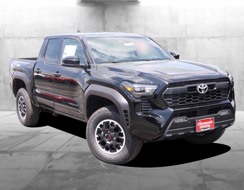 Toyota Tacoma 4WD Vehicle Image 02