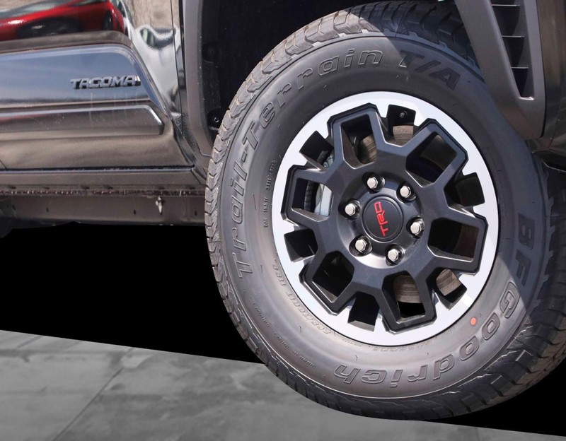 Toyota Tacoma 4WD Vehicle Image 03