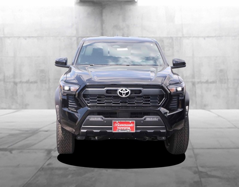 Toyota Tacoma 4WD Vehicle Image 04