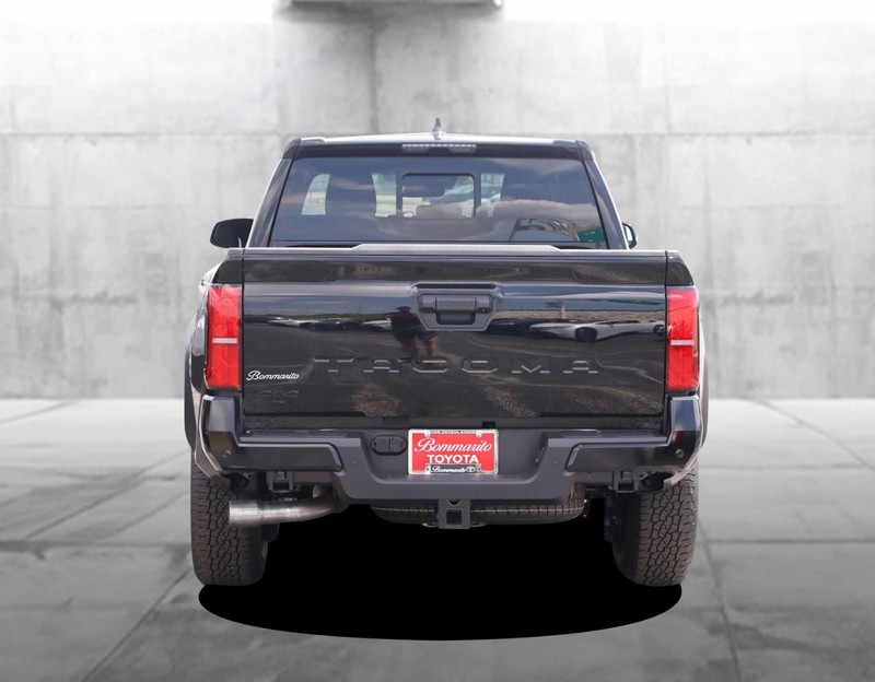 Toyota Tacoma 4WD Vehicle Image 06