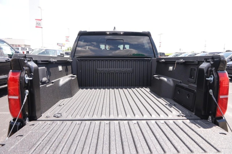 Toyota Tacoma 4WD Vehicle Image 07