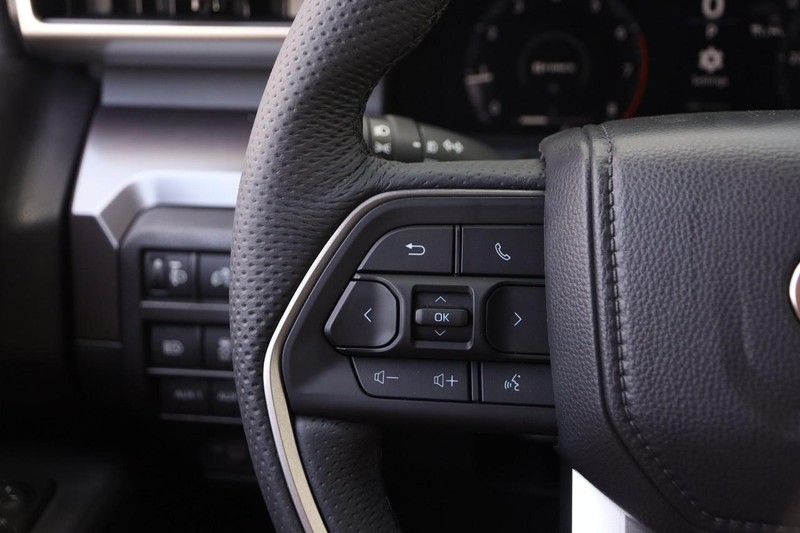 Toyota Tacoma 4WD Vehicle Image 11