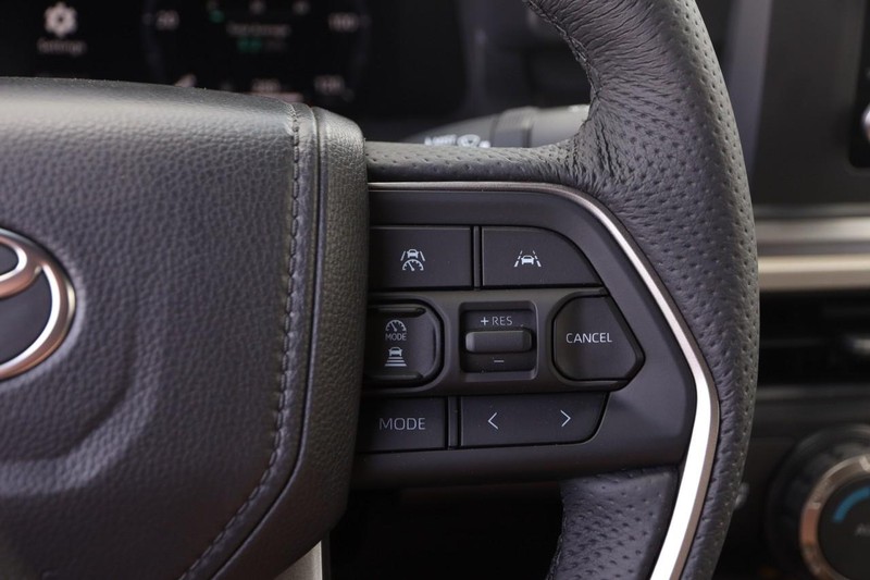 Toyota Tacoma 4WD Vehicle Image 12