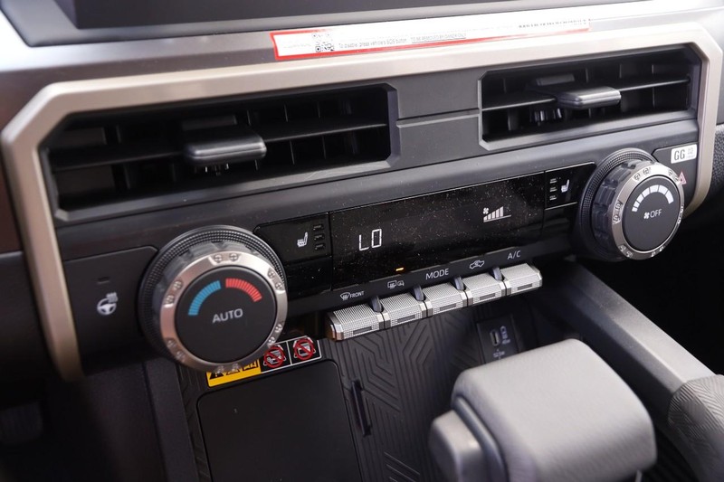 Toyota Tacoma 4WD Vehicle Image 17