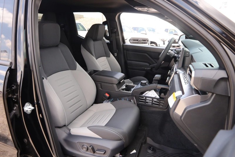 Toyota Tacoma 4WD Vehicle Image 25