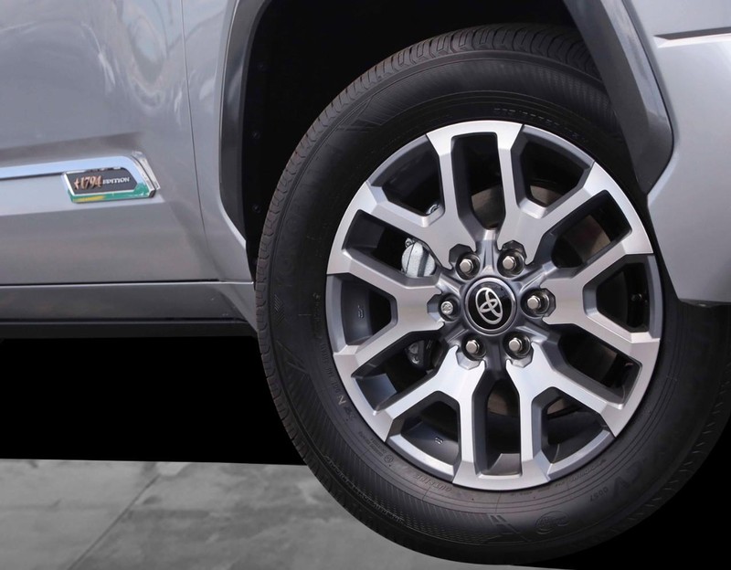 Toyota Tundra 4WD Vehicle Image 03