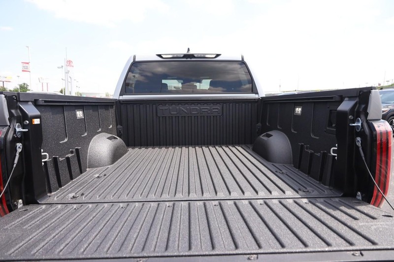 Toyota Tundra 4WD Vehicle Image 07