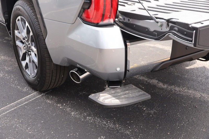 Toyota Tundra 4WD Vehicle Image 08