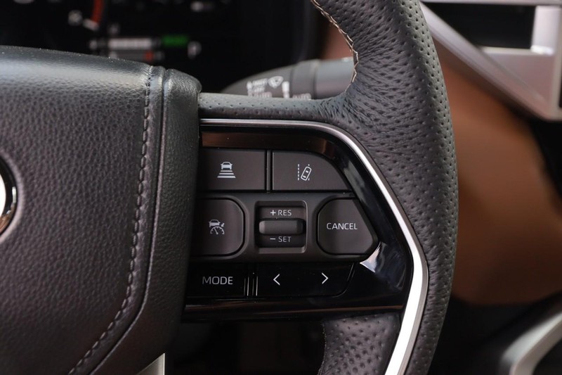 Toyota Tundra 4WD Vehicle Image 14