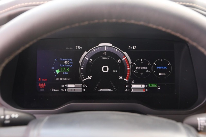 Toyota Tundra 4WD Vehicle Image 15