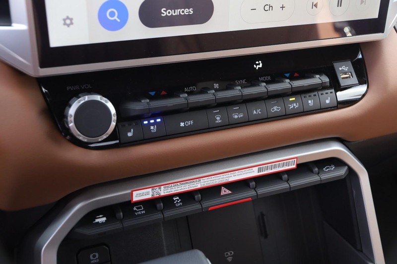 Toyota Tundra 4WD Vehicle Image 19