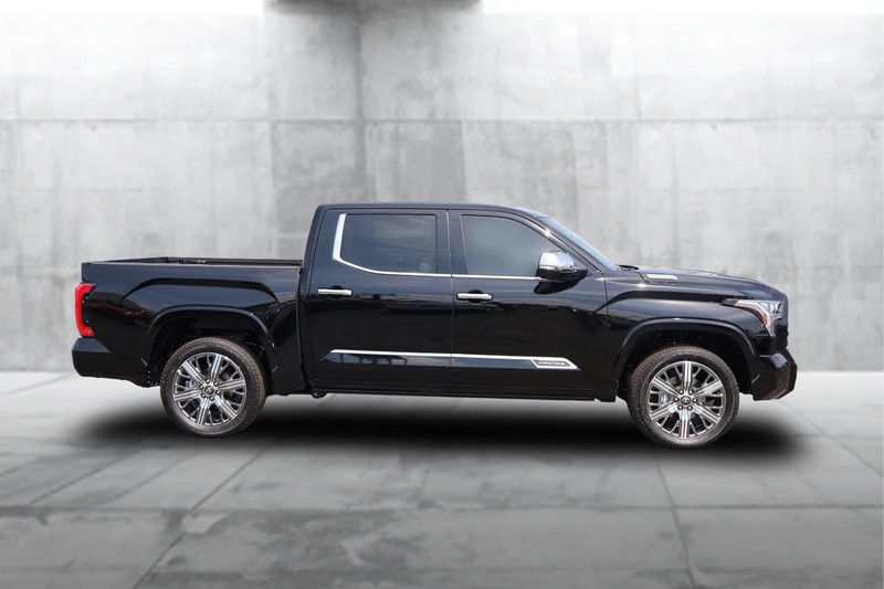 Toyota Tundra 4WD Vehicle Image 05