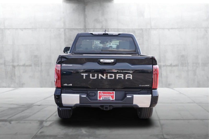 Toyota Tundra 4WD Vehicle Image 06