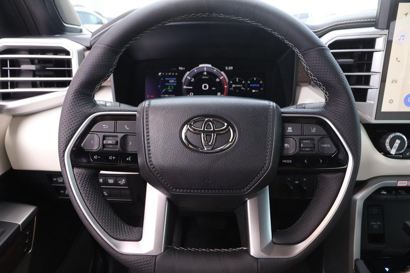 Toyota Tundra 4WD Vehicle Image 12