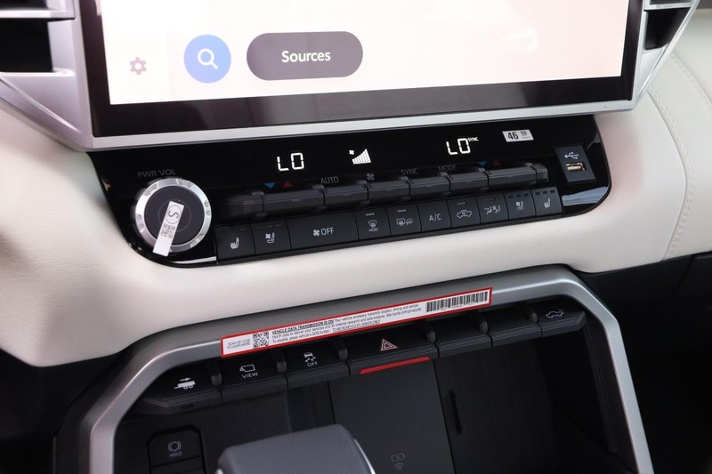 Toyota Tundra 4WD Vehicle Image 19