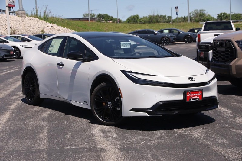 Toyota Prius Vehicle Image 02