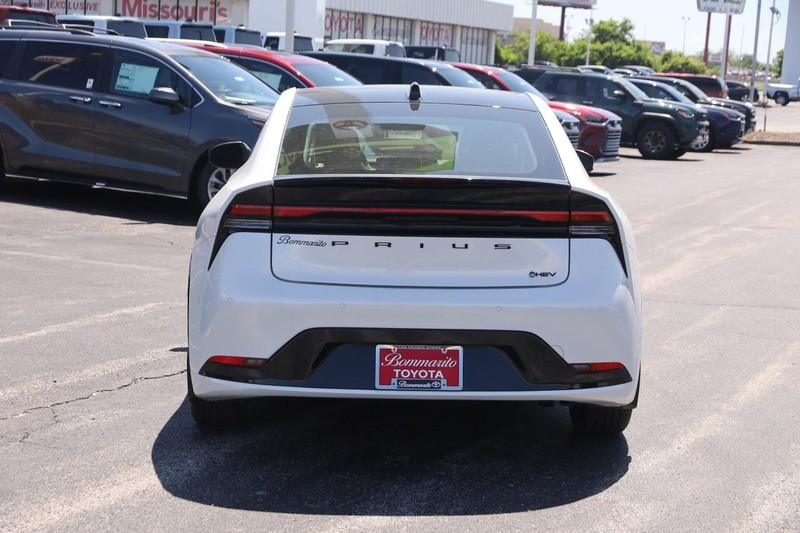 Toyota Prius Vehicle Image 06
