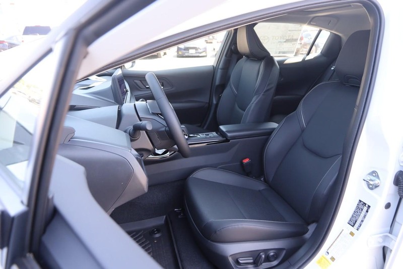 Toyota Prius Vehicle Image 09