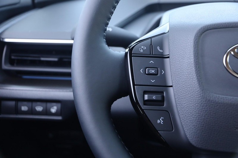 Toyota Prius Vehicle Image 12